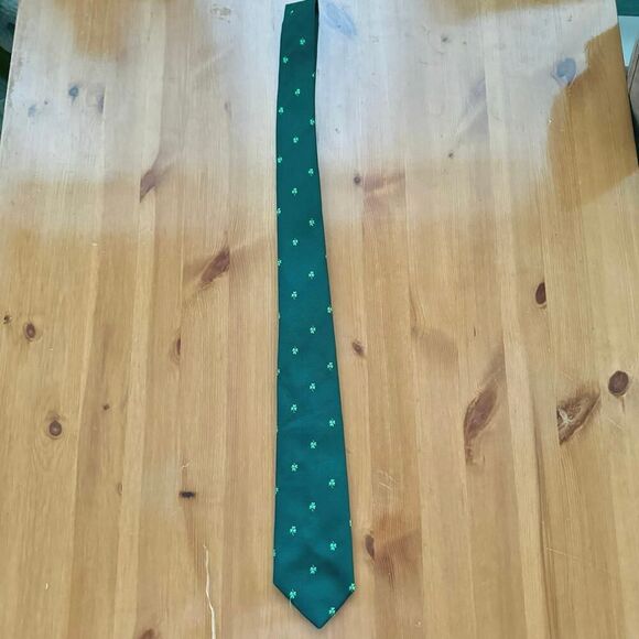 Vintage Green Shamrock Tie Made In Ireland - Picture 1 of 4